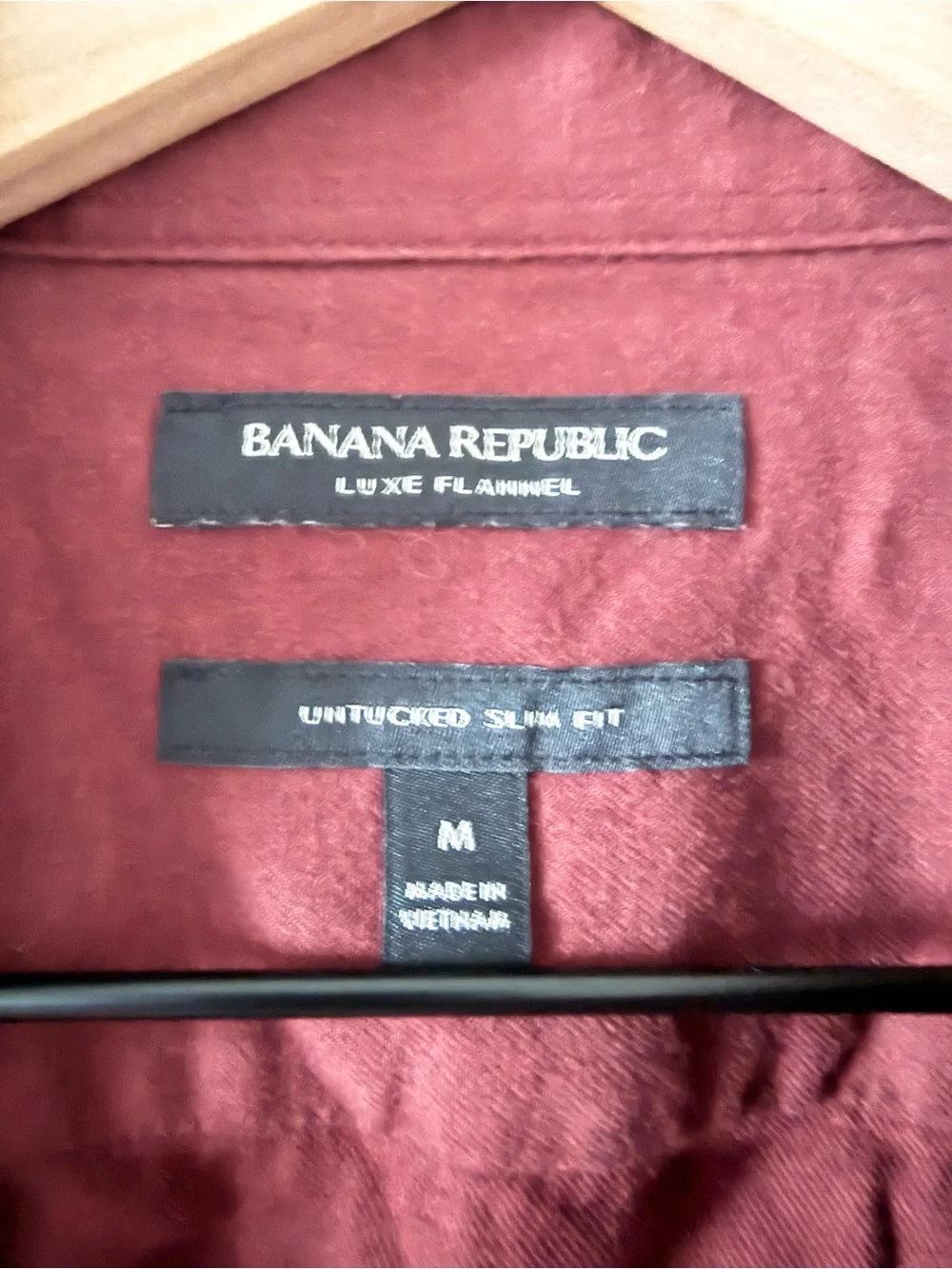 Banana Republic Men's Luxe Flannel Long Sleeve Button-Down Shirt in Burgundy - M